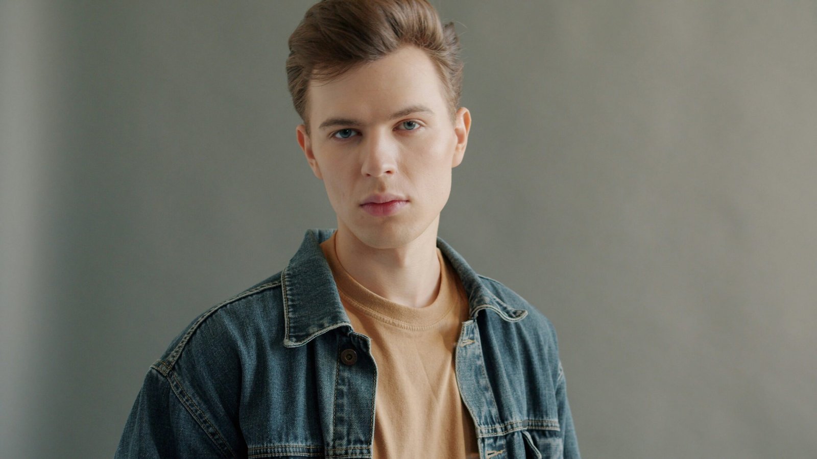 Young man in denim jacket and t-shirt