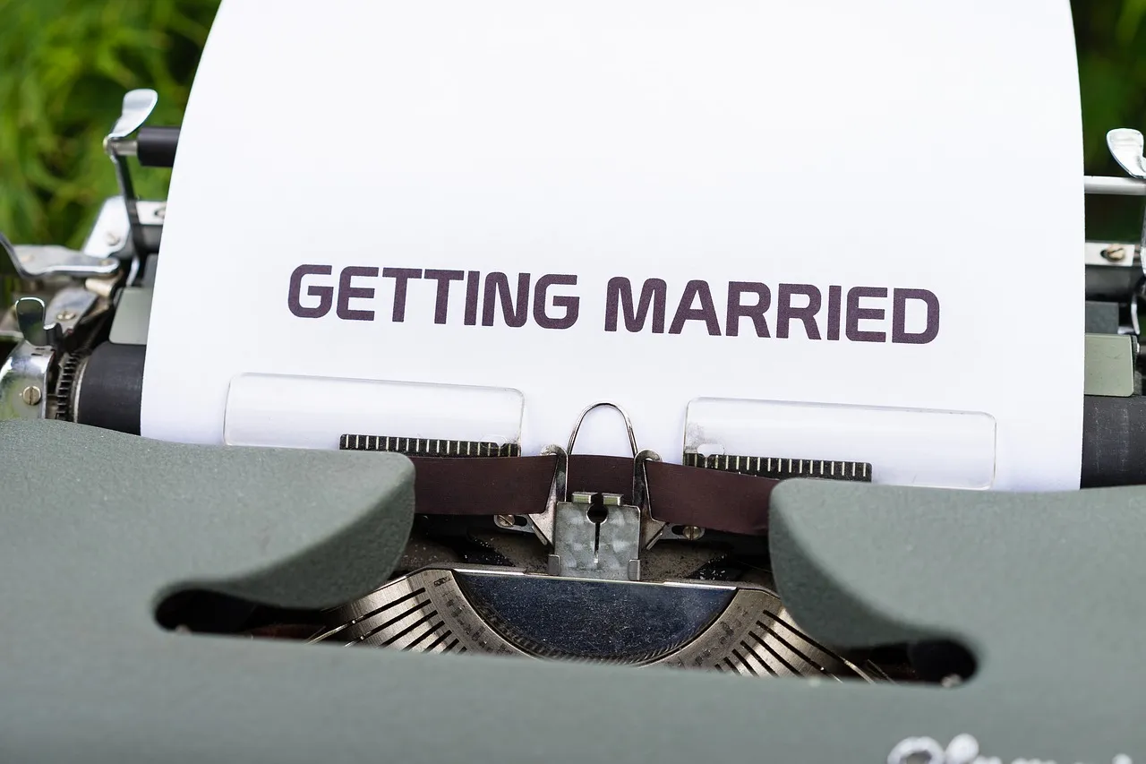 typewriter, getting married, wedding, woman, man, bride, groom, love, celebration, planning, wedding planning, word, wedding planning, wedding planning, wedding planning, wedding planning, wedding planning