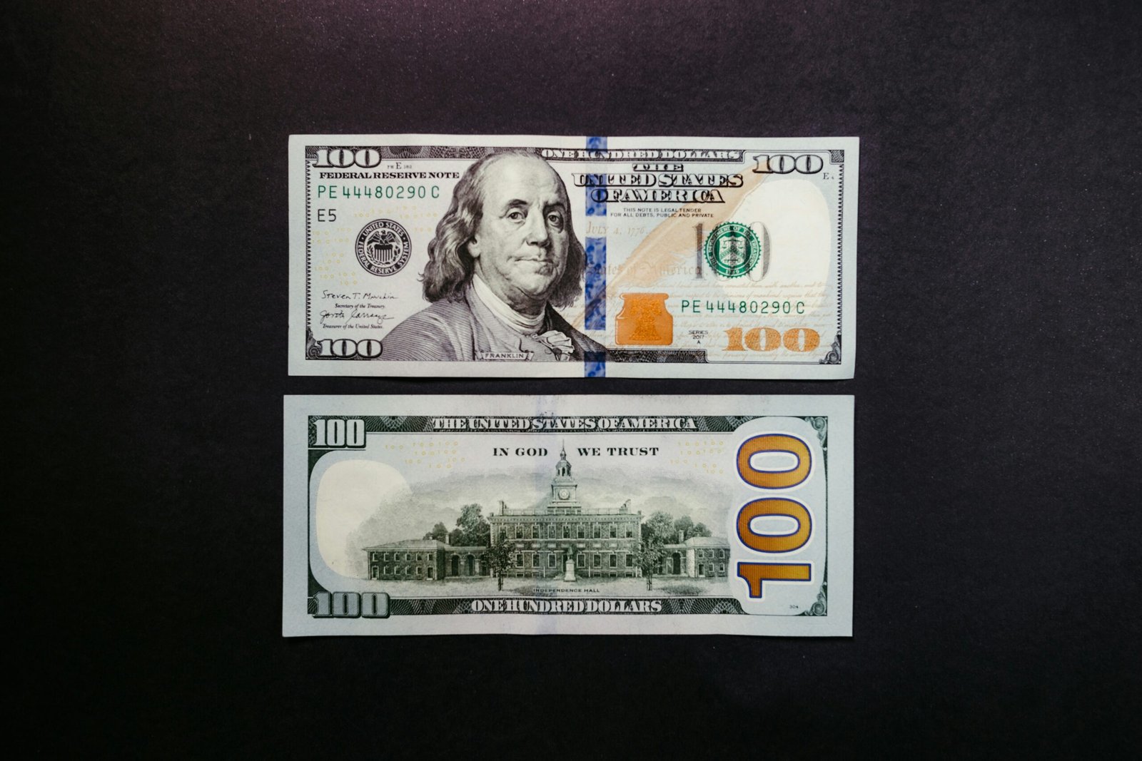 a picture of a one hundred dollar bill