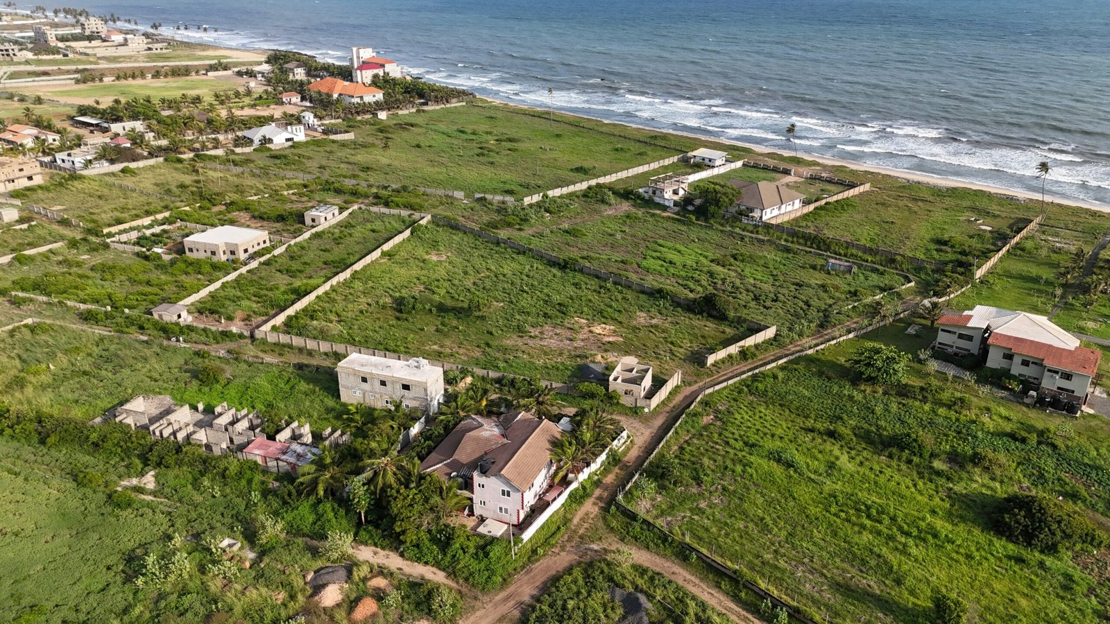 Coastal development with houses near the ocean