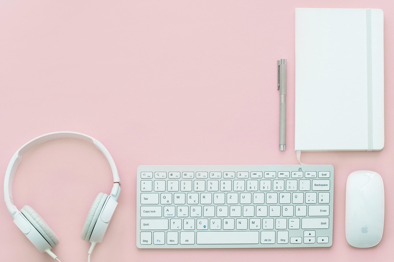 workplace, office, desk, keyboard, windows wallpaper, mouse, headphones, desktop backgrounds, cool backgrounds, notebook, office table, wallpaper hd, hd wallpaper, mac wallpaper, pink, beautiful wallpaper, wallpaper 4k, 4k wallpaper 1920x1080, pastel, background, computer, laptop wallpaper, home office, free background, technology, mockup, digitization, 4k wallpaper, notes, full hd wallpaper, free wallpaper, copy space