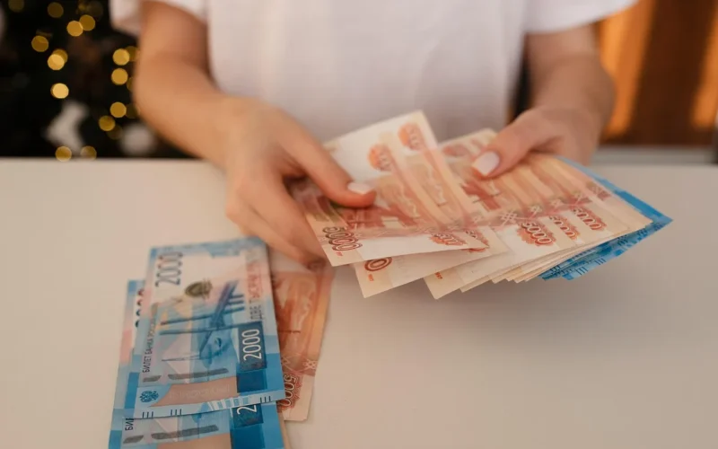 pieniądze, counting, concept, papier, finance, wynagrodzenie, bank, osoba, financial, kobieta, dziewczynka, osiągać, zyski, człowiek, investing, investment, young, loteria, note, wealth, part, profit, nagroda, rich, us, rich, rich, rich, rich, rich