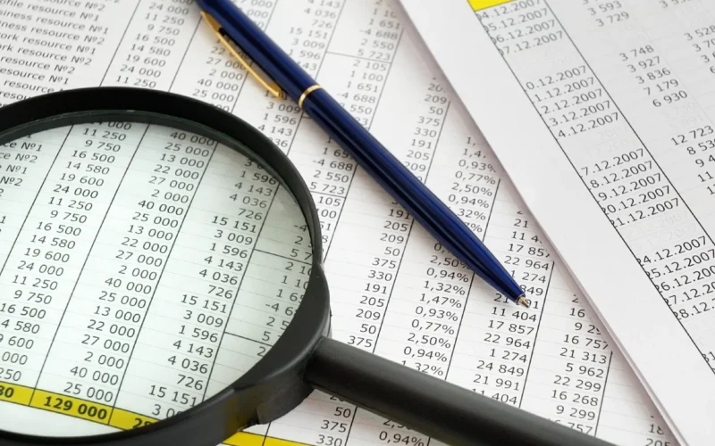 okulary, magnifying, analyzing, magnification, lens, searching, makro, business, discovery, finance, obiekt, work, document, report, research, skupiać, czytanie, growth, tła, tool, papier, graph, loupe, pen, business, business, business, business, business, finance, finance, report, report, report