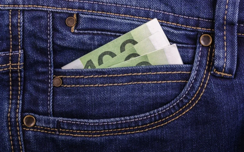 finances, papier, jeans, currency, pocket, business, wealth, concepts, denim, ideas, symbol, działalność, niebieski, clothing, wages, european, commercial, pieniądze, buy, zbliżenie, euro, tła, shopping, material, shopping, shopping, shopping, shopping, shopping